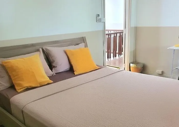 Villa 3 Beds Sukhumvit Asok Villa *