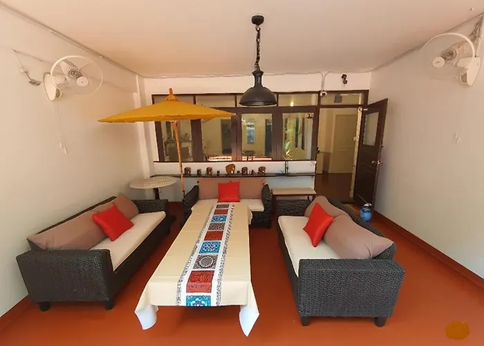 Villa 3 Beds Sukhumvit Asok Villa *